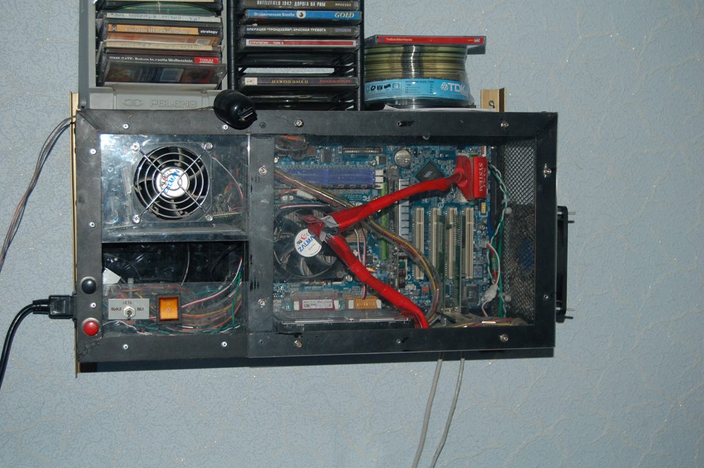 wall-mounted-server